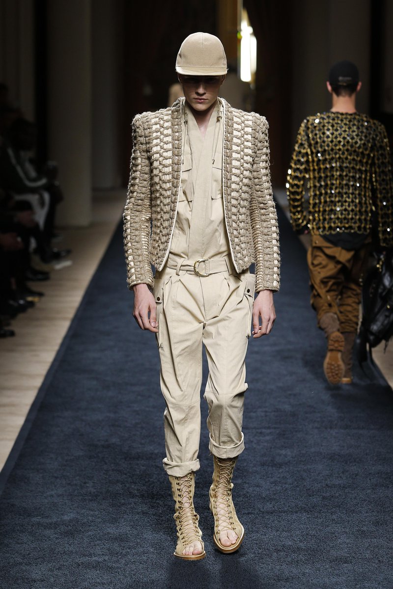 Balmain's tweet photo. All the #BalmainHOMME Spring/Summer 2016 looks images are available here http://t.co/tdjwMtcu5G http://t.co/NrZW6zEKB5
