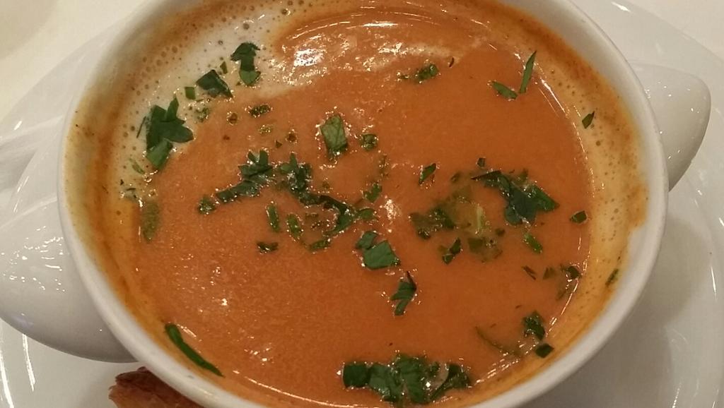 jhaslauer's tweet photo. "paprikaschaumsuppe mit sesamstangerl" #secretof99 http://t.co/QwiyCkdGo9