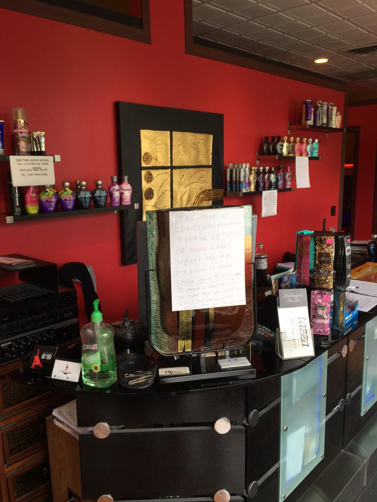 NStanningexpert's tweet photo. Beautiful salon-visit Sahara Tan in Fairfield, CT! #ImGoingTanning http://t.co/49dwe4zJxi