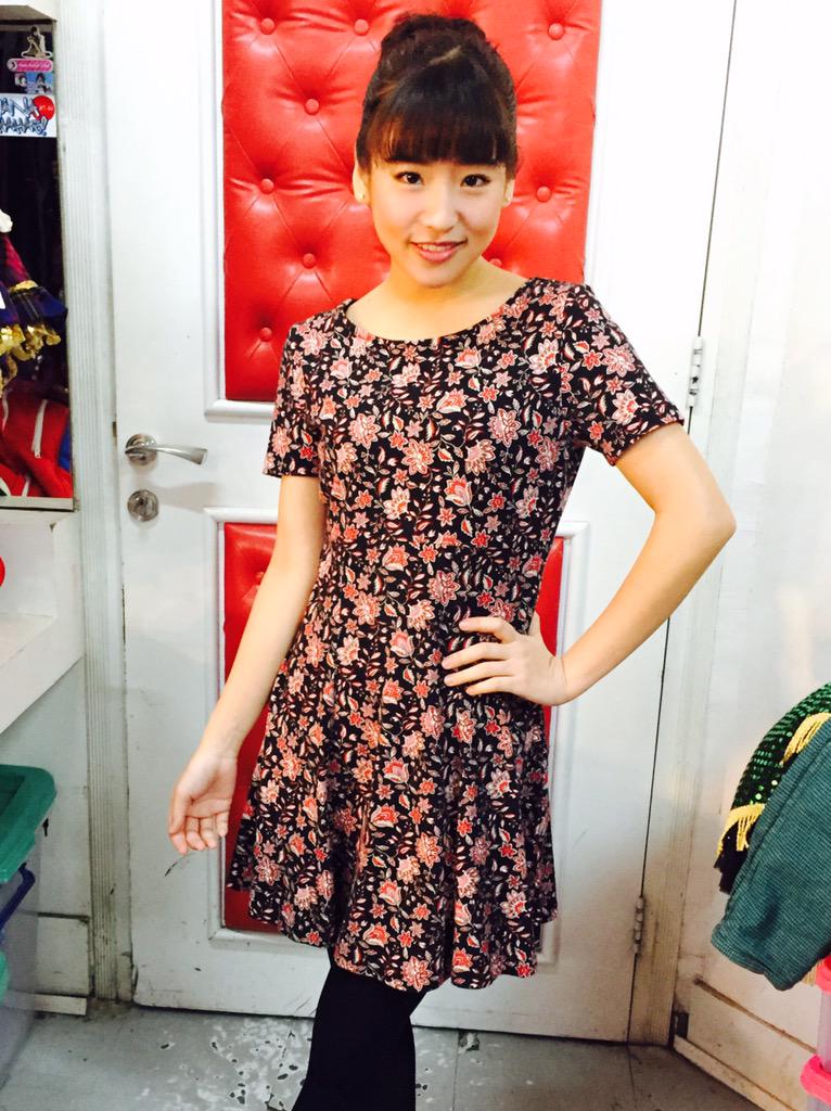 Haruka_NKGW10's tweet photo. Hari ini #inisahur banyak penonton😊ada fans jkt48 jugaaa😆hahahah!jadi semangat deh✌️
今日はたくさん人いるよーん^ ^
生放送頑張り��ーす！！！ http://t.co/aNyOdPApDG