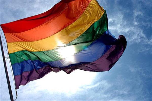 Porque todo el mundo tiene derecho a amar libremente #OrgulloLGTB #LoveWins #Orgullo2015