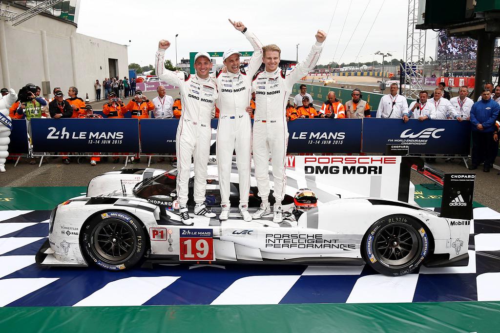 Meet #24hLeMans winners <a href="/NickTandyR/">Nick Tandy</a> &amp; <a href="/earlbamber/">Earl Bamber</a> w/<a href="/PatrickPilet/">Patrick  Pilet</a> <a href="/JBergmeister/">Jörg Bergmeister</a> #Sahlens6HRS Driver Autograph Session