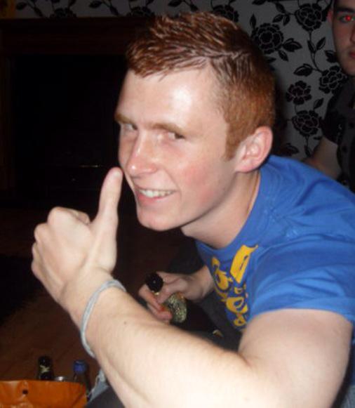 SafetyPaulWares's tweet photo. Thumbs up if you're gonna be drinking safely tonight!👍👍 #SafetyPissed http://t.co/RhtAyWlaZK