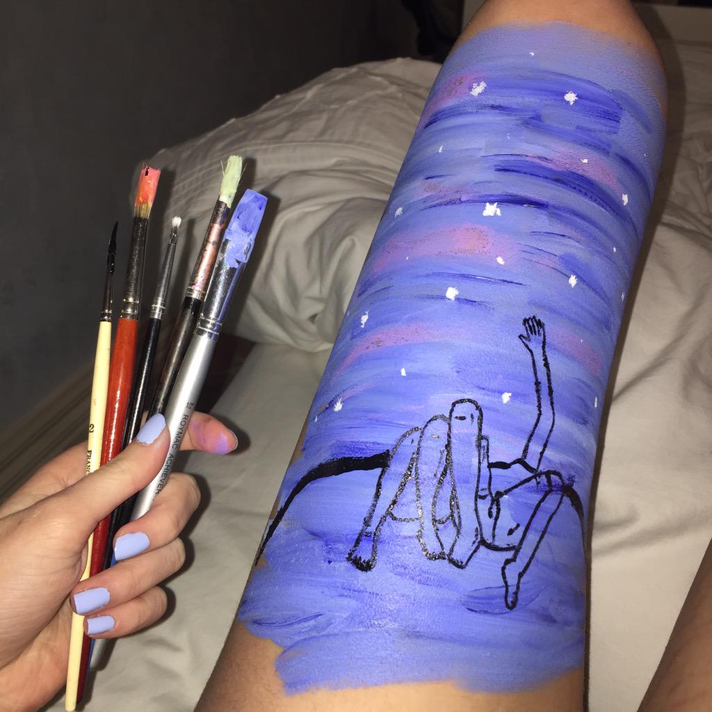 pIanetposi's tweet image. tried out this body art thing 2day to cheer me up when i was feeling a little down,, it's fair to say it worked 🎨