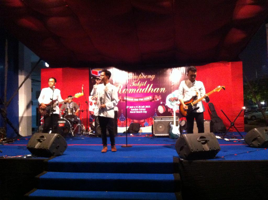 <a href="/gavura_band/">GaVura_Official</a> <a href="/iqbal_gavura/">Le</a> <a href="/Hariwibawa_/">Hari Wibawa</a> on stage @ancolbeachcity