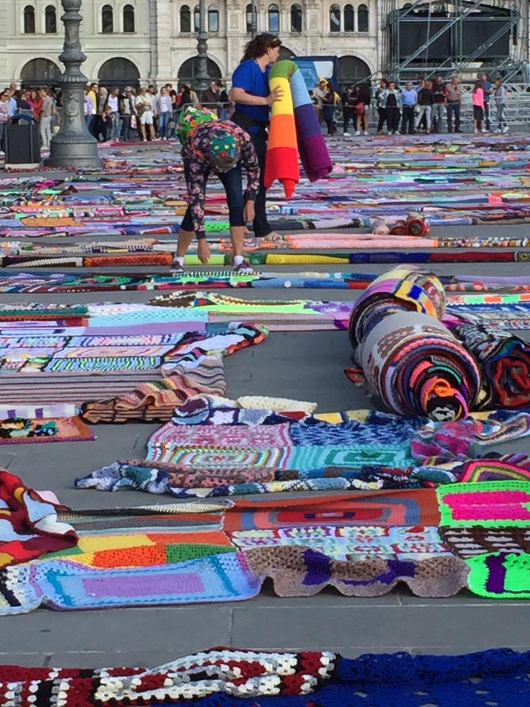 TriesteSocial's tweet photo. Intanto una settimana fa a quest'ora... #TheColorRunTrieste #copertadarecord http://t.co/S2yINaSlcb