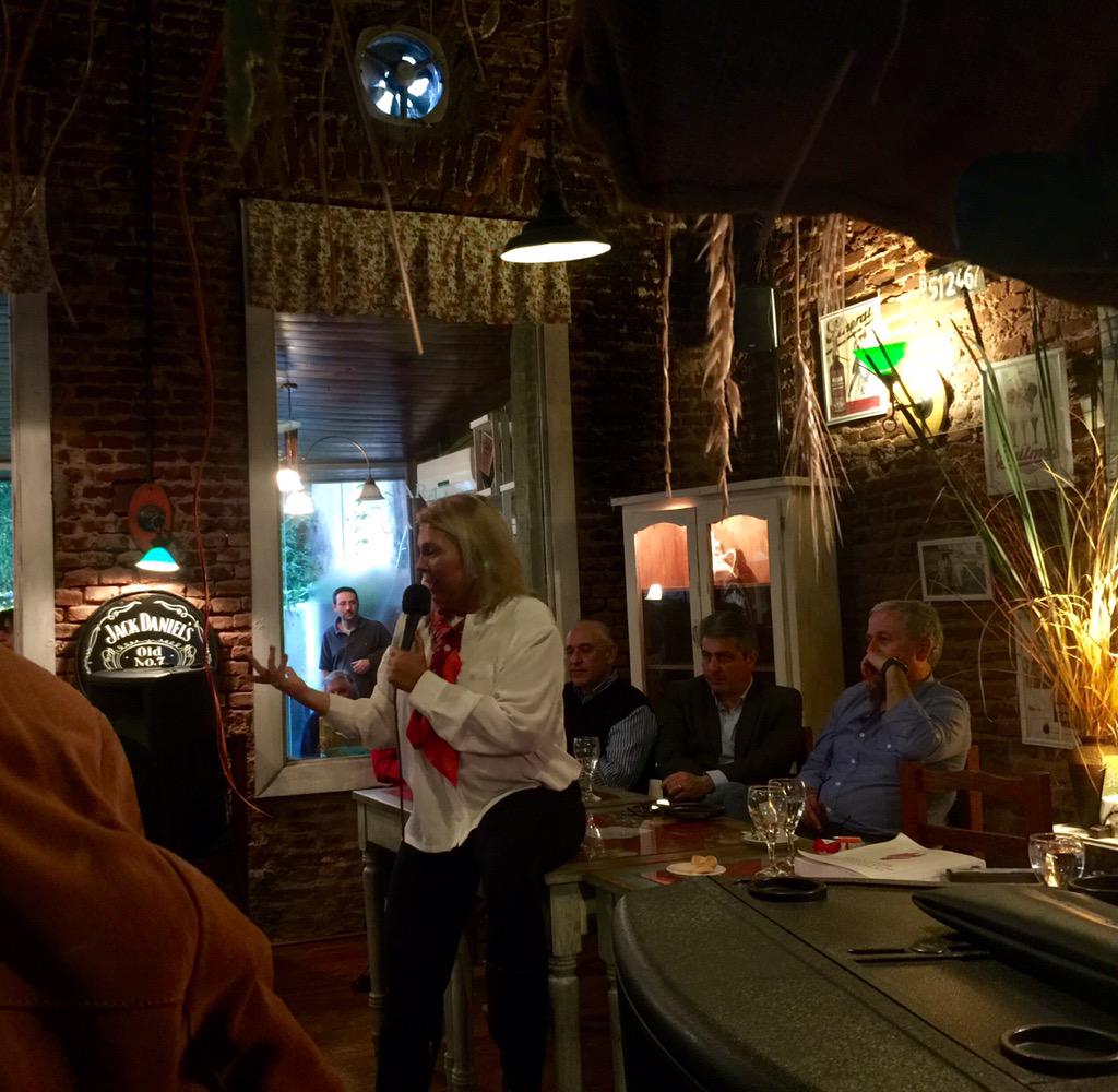 Por más que no nos falte nada, no se puede vivir en un país donde nuestros hermanos pasan hambre!!