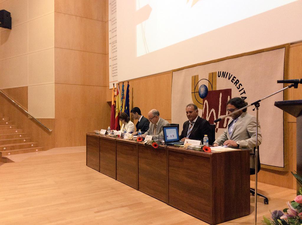 UniversidadMH's tweet photo. Empieza la #graduación de la II Promoción del Grado en #Podología. Al fin llegó el día, ¡enhorabuena estudiantes! http://t.co/86YvBvuFbZ