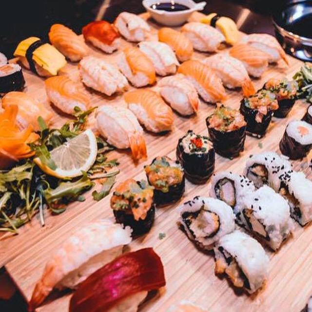 Funki_Sushi's tweet photo. 😋 can you resist? http://t.co/C5I9QJCSD3