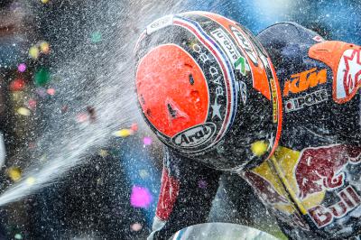MotoGP's tweet photo. "I had nowhere to go but across the grass, just like Valentino!” 
@RB_Rookies_Cup. Read more: http://t.co/993l3G05AX http://t.co/euJJjnzU5X