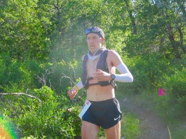 iRunFar's tweet image. Here was Ryan Bak running in 12th at mile 24 about 40 minutes ago now. Looks ready for the heat. #WS100
