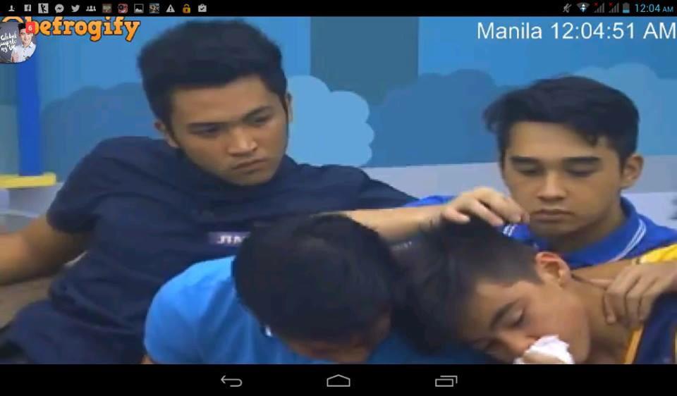sailalisa's tweet photo. Kino-comfort ng mga Kuya's niya si Bailey π’ So sweet! We love you Bailey and promise we will save you ππΌ
#BBBAILEY http://t.co/NSt9GJfFjb