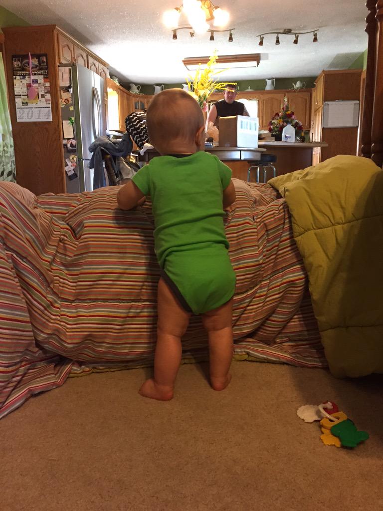 StefanieRay23's tweet image. Ugh oh! We're in trouble! #pullingup #firststanding #walkingnext