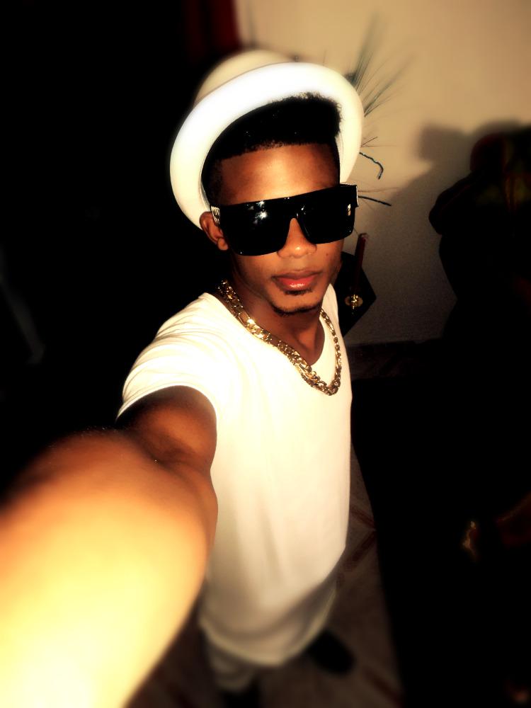 BLACKSWAGGER19's tweet photo. #4dejulioextraordinario http://t.co/GT3xr2ZhYg