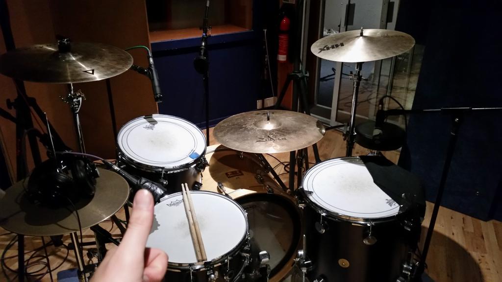 CurbBand's tweet photo. EP drums done, sorted, nice one. http://t.co/b4MEIYFnhR