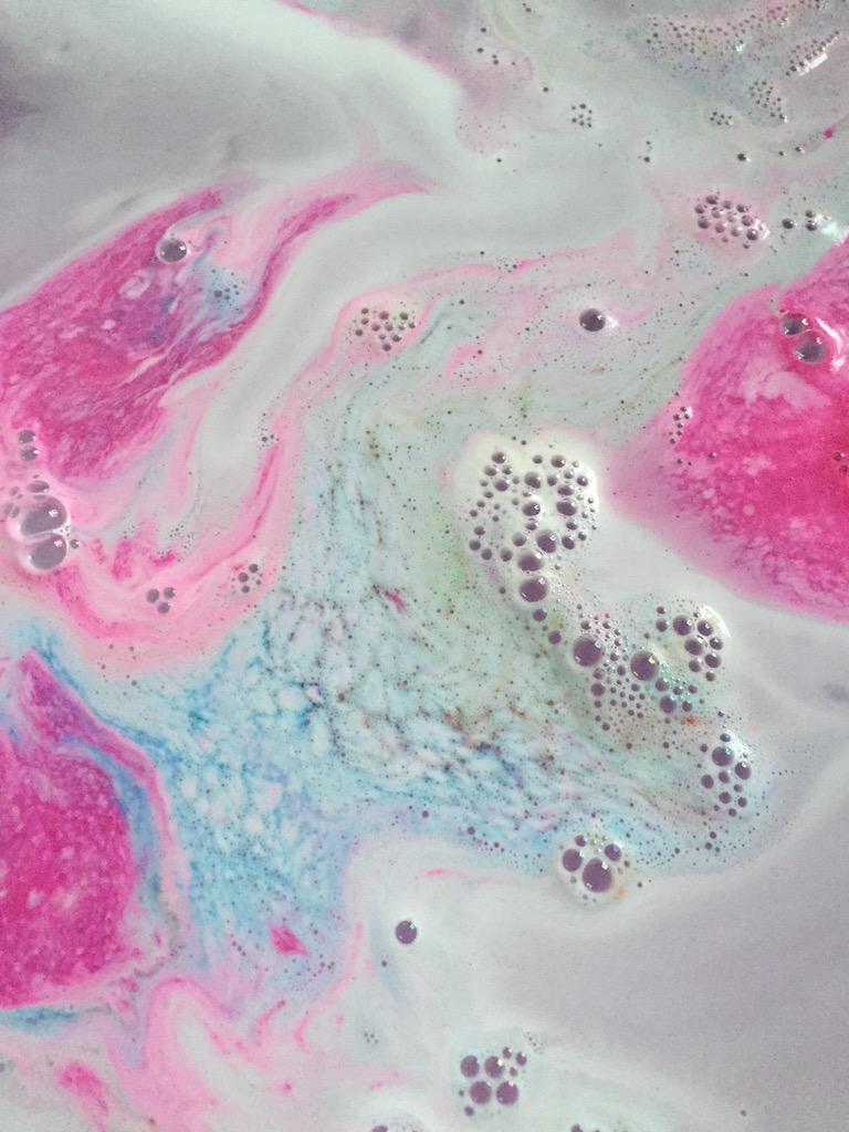 KimberlyEveH's tweet photo. Granny takes a dip is so pretty! @lushcosmetics #princessbath http://t.co/SDAibLma8r