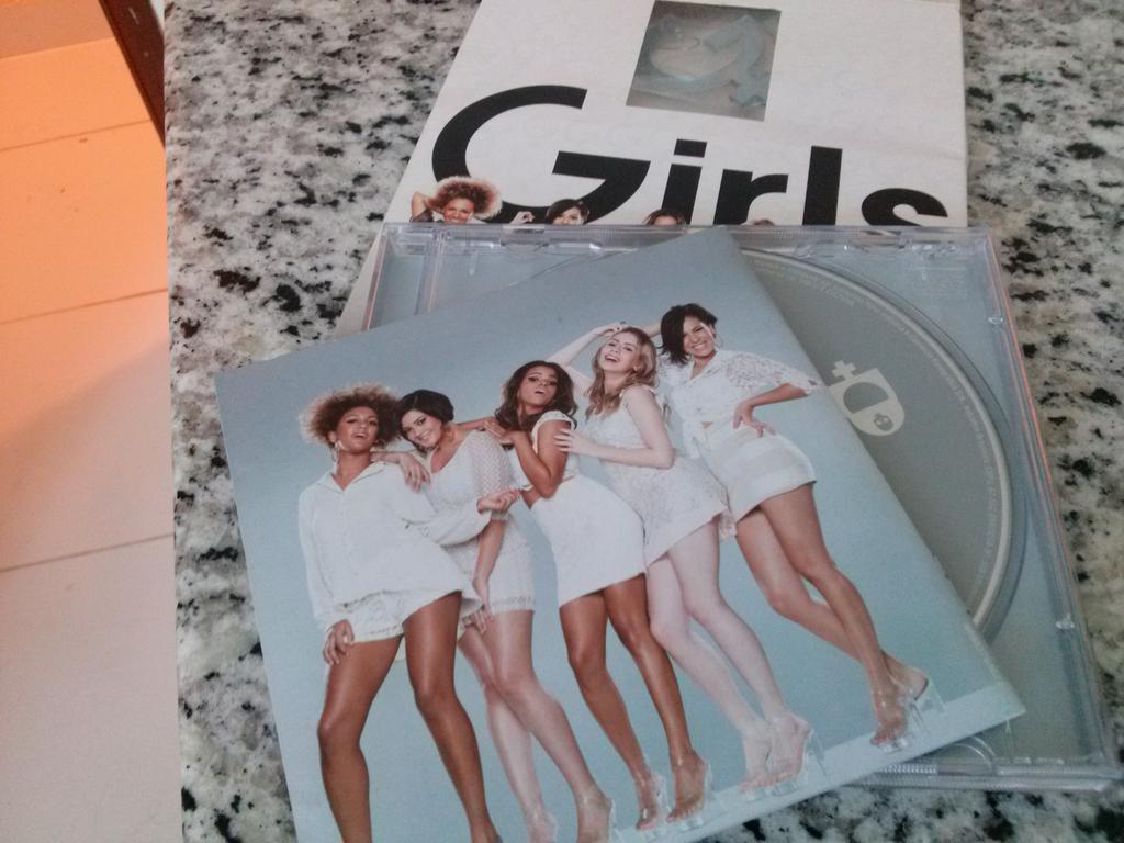 PrincesaShaker's tweet photo. Bateu saudade @GirlsOficial http://t.co/Y3gDkSYrHI