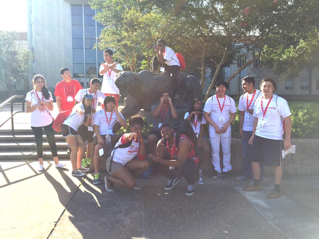 thequeenkelechi's tweet photo. in other news shout out to group 9 the small group I had for a little bit during #NSO5. y'all were great! #uh19 http://t.co/GdjuRFnsaE