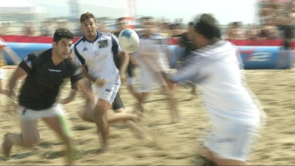 btvesports's tweet photo. [VÍDEO | Rugby] El BCN Beach Rugby Five es consolida http://t.co/5WGPBPonbL #BcnBeachRugbyFive #rugbybeach #ebra http://t.co/6Bl3B0oN3Y