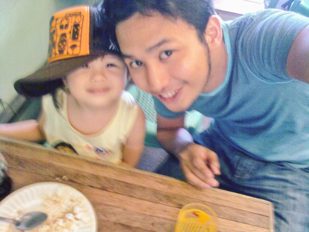 vhinzzurc's tweet photo. Me and Hanni 2009 #CallCenterDays #HaggardMornings lol http://t.co/ygFPwBz7PU