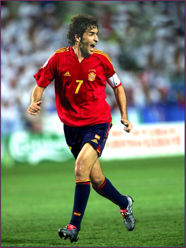 One of my favorite player of all time .The reason why I started loving football HAPPY 38th BIRTHDAY Raul Gonzalez 