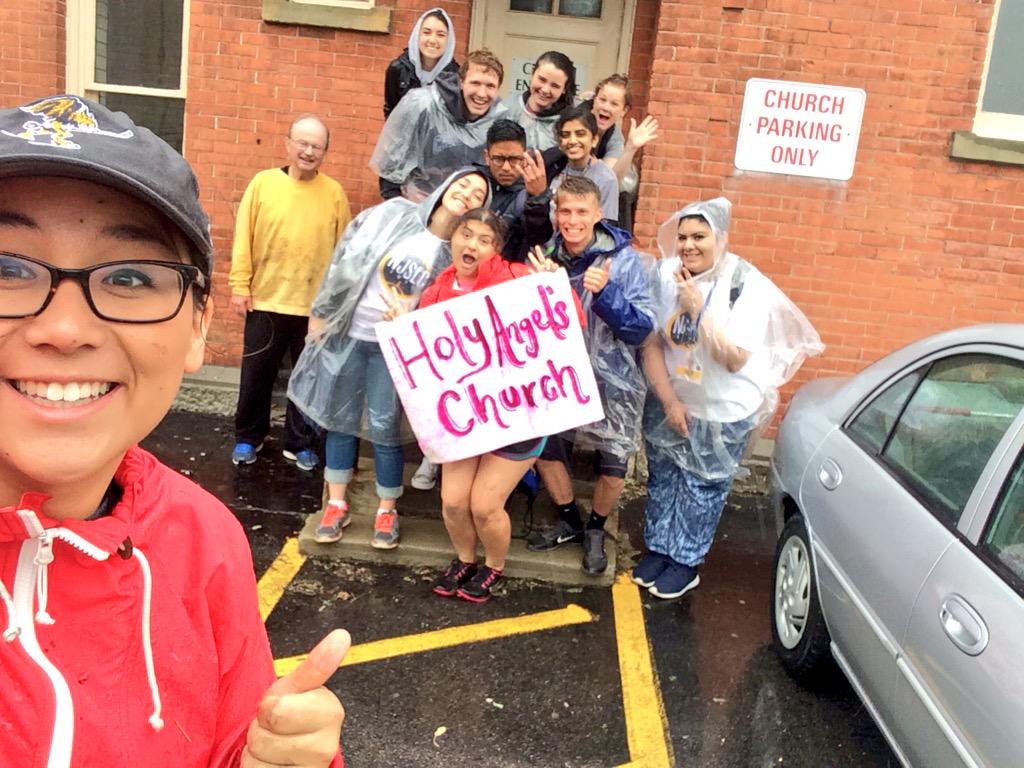 daphers101's tweet image. Awesome group that stuck it out in the rain for service today! #NJSLC2015 #NJSLCday4 #BeTheLight
