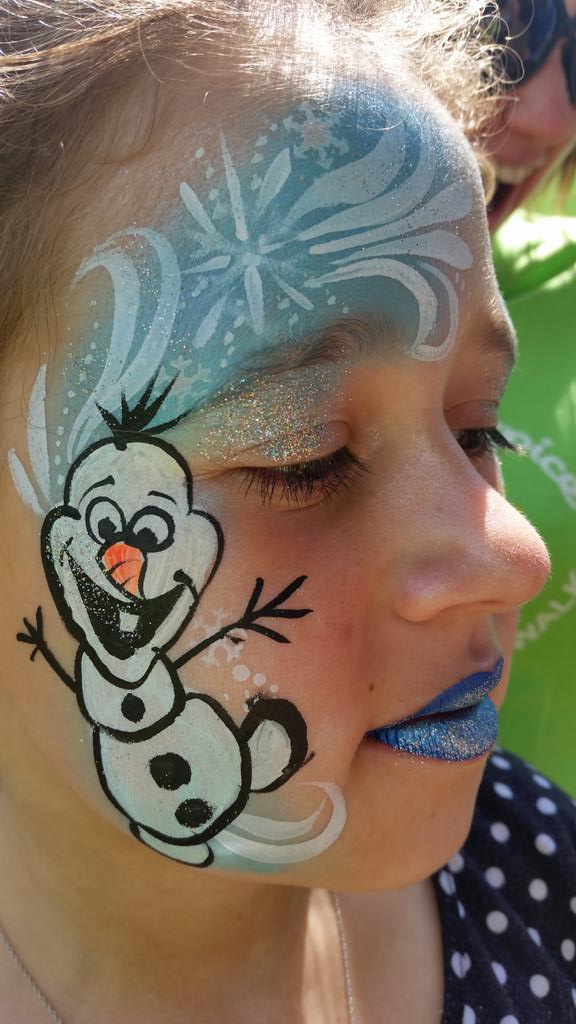 3404_community's tweet photo. Face painting at the Thames Hospice Sunflower Walk today @ThamesHospCare http://t.co/P0SukpJbhz