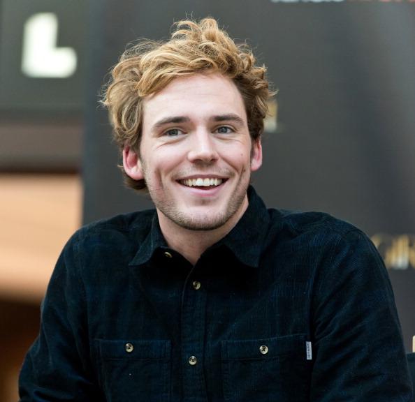 ¡Feliz cumpleaños al maravilloso Sam, nuestro Finnick Odair! 
Happy Birthday Sam Claflin   