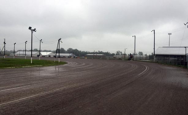 #LimaHalfMile postponed to Sunday. Looking to go on track at 10 am ET, heats at 12:30 pm: home.amaproracing.com/ft/news/index.…