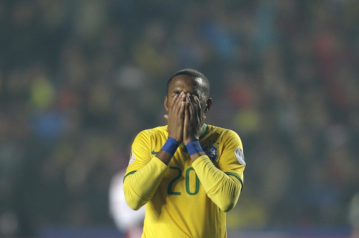 mundodeportivo's tweet photo. FINAL: ¡Brasil, eliminada de la #CopaAmerica! #BRA 1-1 #PAR (3-4) http://t.co/pDl1IqLink http://t.co/42quZAcorN