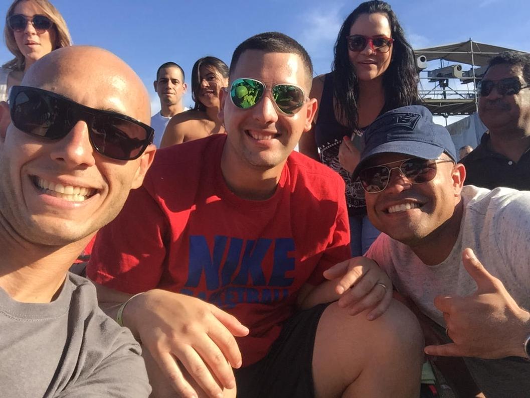 jerayd's tweet image. Puerto Rico en la derecha #tourforthetroops