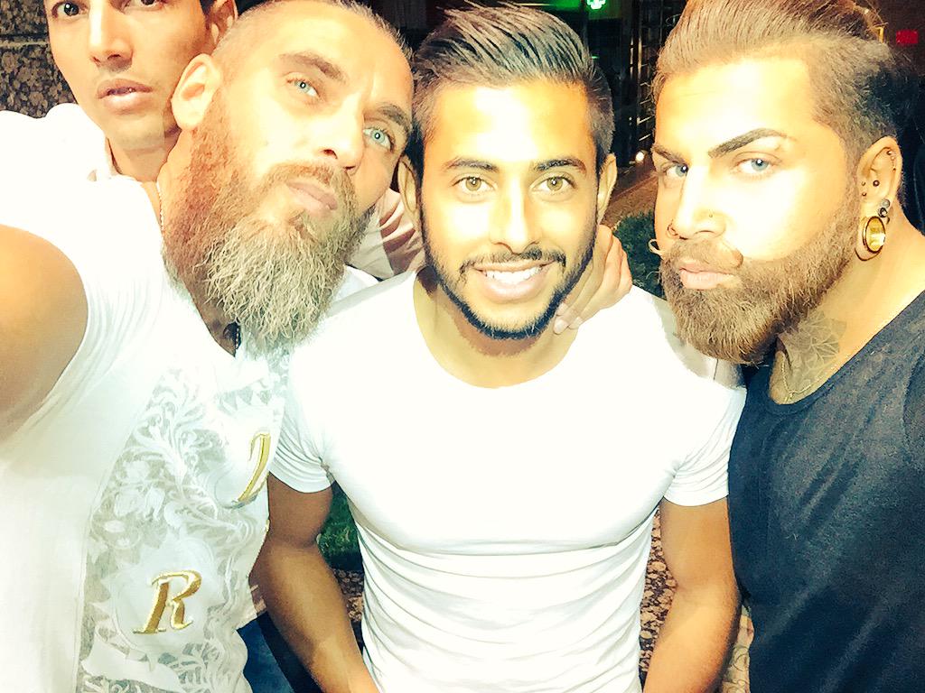 LucasZakuri's tweet photo. Soirée avec mes Poto l'éphémère retrouvailles ❤️💋@AnthoImp @IslandWilliam http://t.co/6NAC6UAmDs