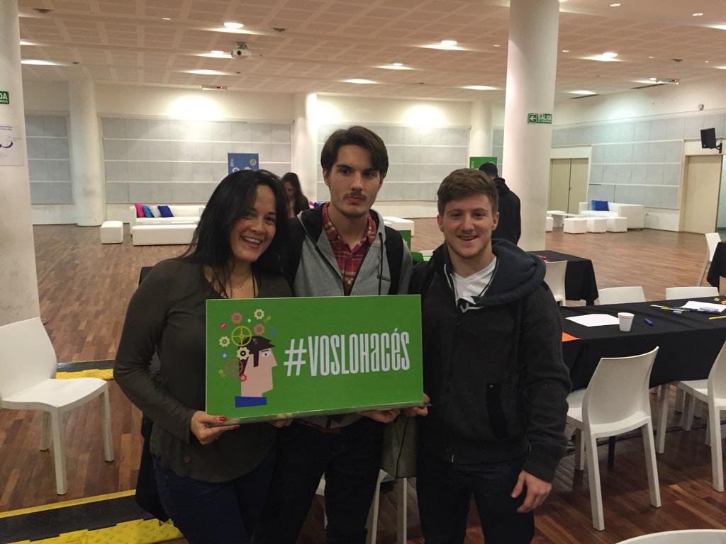 coloorodriguez's tweet photo. Hoy a la tarde en la final de @Voslohaces con los genios de @CampanaVerdeWA , siempre con la mejor onda. #AluSOL http://t.co/2FF7BTUOH8