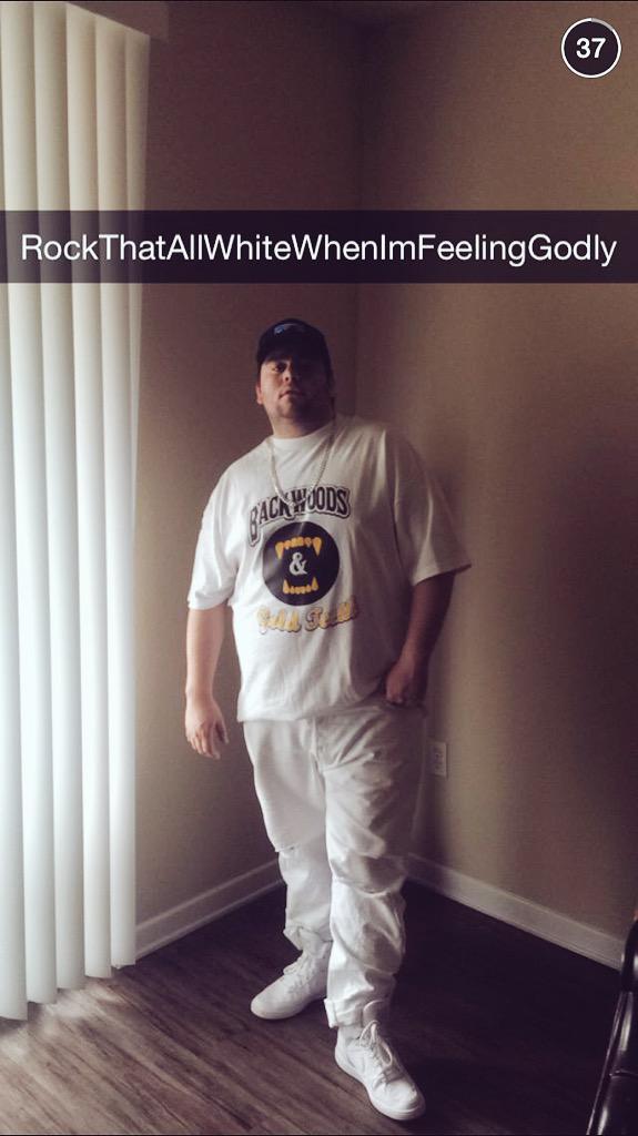 TheEchelxn's tweet image. Our boy @ShakeWell832 killing the snap game in his Backwoods &amp;amp; Gold Teeth shirt! #ECHELXN x #FantasyBoys