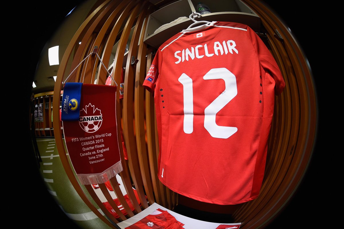 THE. ROOF. HAS. COME. OFF! <a href="/sincy12/">Christine Sinclair</a>....who else has scored. GAME ON! 3mins to half-time. #ENG 2-1 #CAN. #ENGCAN