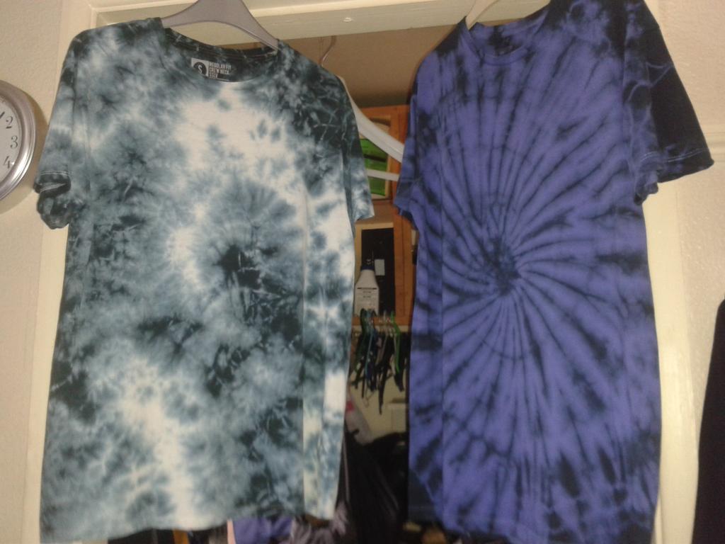 jaynebarrett24's tweet photo. Made tye dye t shirts, made them last night, makeing more later http://t.co/6WxsgybKRK
