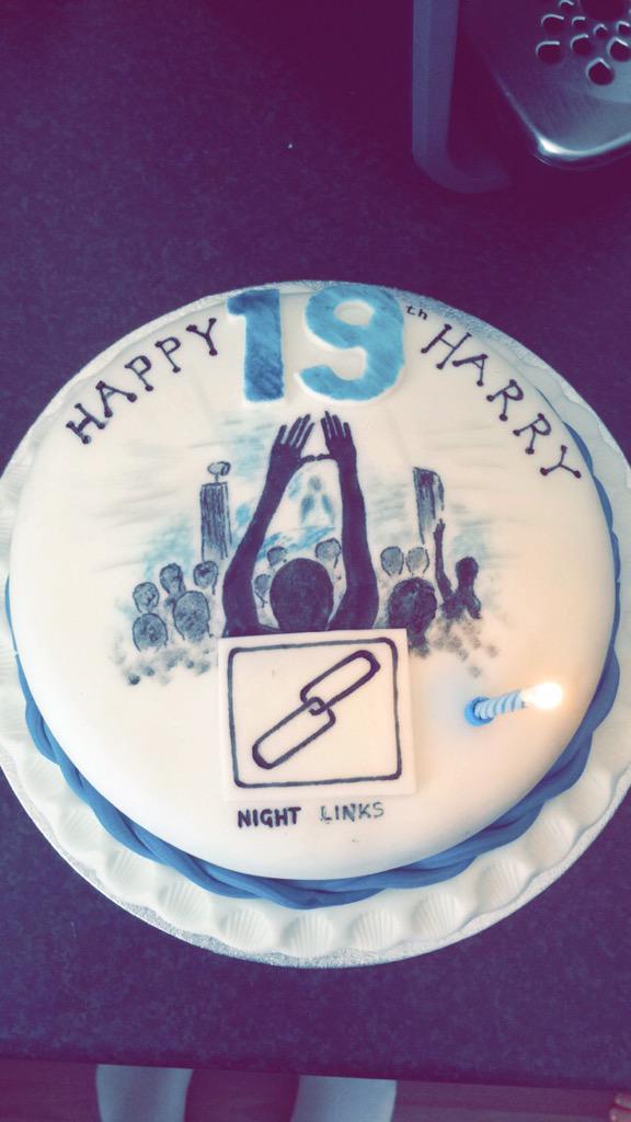 nightlinksapp's tweet photo. What a birthday cake ✔️ #cakerevolution http://t.co/67KmMd6RfC