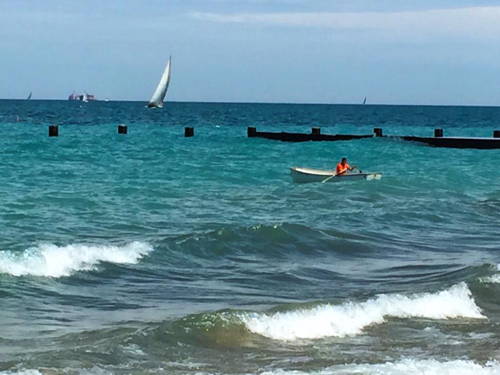 synchology's tweet photo. Summer has finally appeared in Chicago! http://t.co/yP1uSswdX0