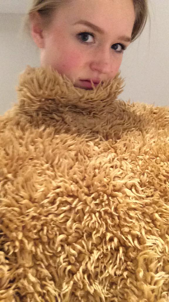 sophierodenburg's tweet photo. I honestly just live the life #CheoBear http://t.co/tlvVzuZMhd