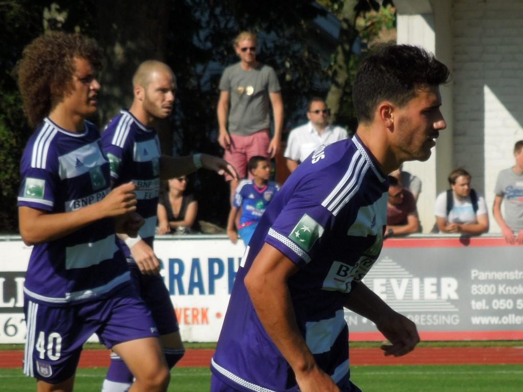TanteCarine's tweet photo. Le mauve lui va si bien #meilleurbackdroit #rsca #maximecolin http://t.co/TbDwyhG7b9