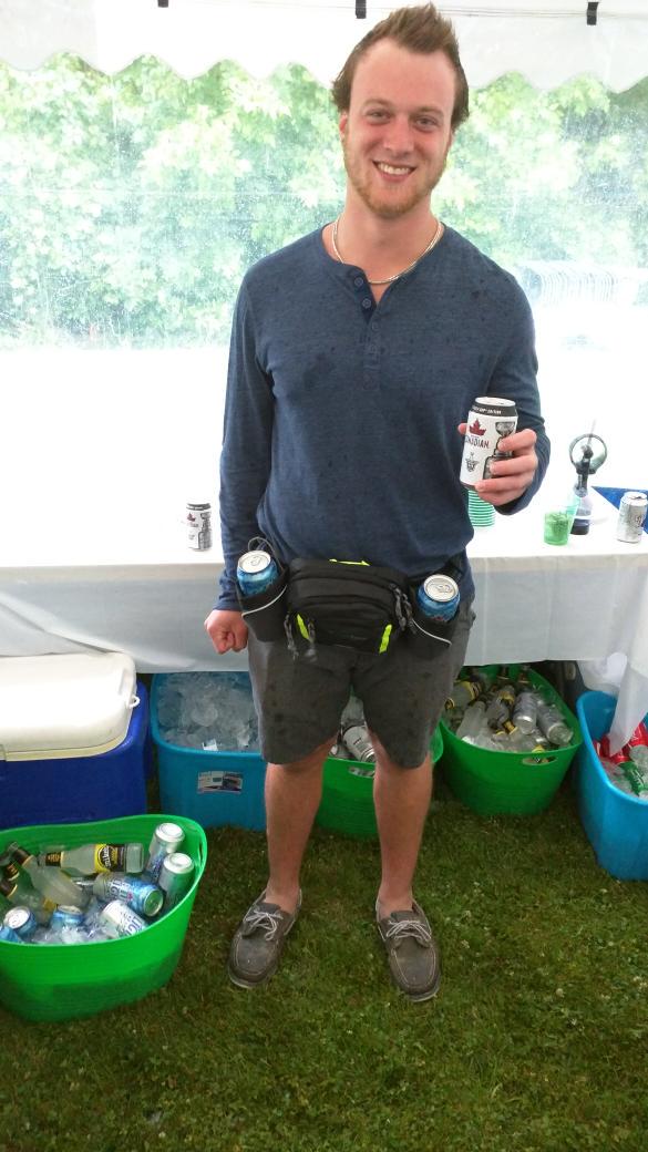 25Trever's tweet photo. Now that's how you carry beers #bestfannypackever @A_Russell92 http://t.co/hrUZc8opiV