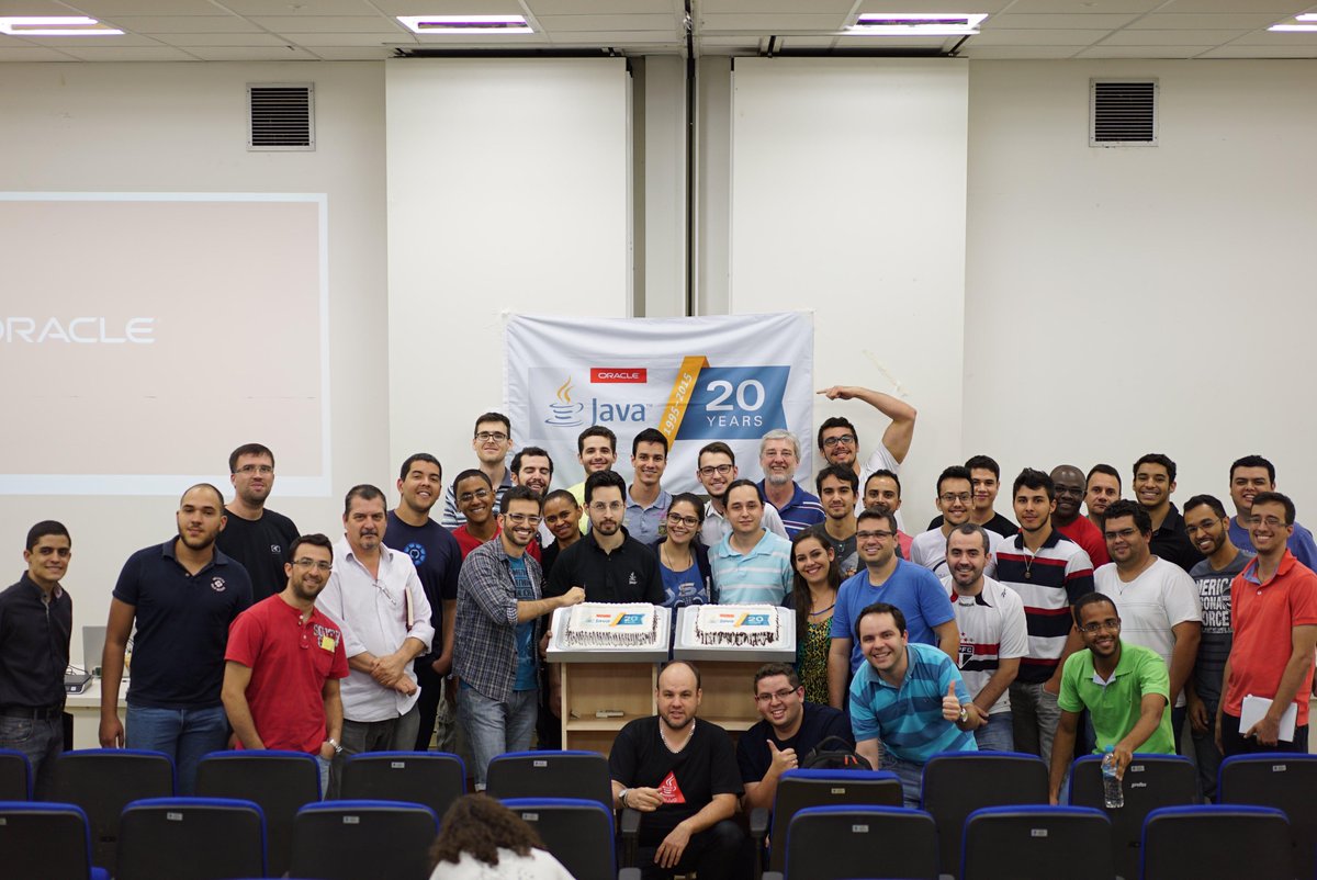 java's tweet image. A &quot;frozen&quot; cake for the #20daysofJava celebration in @uaijug  #uberlandia #NightHacking
