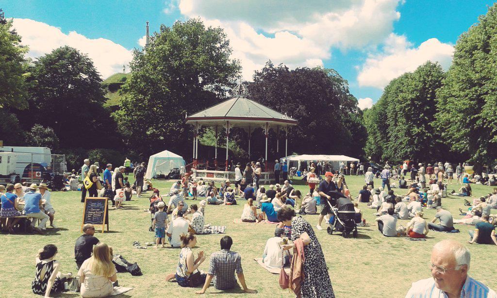 LauraHoworth's tweet photo. Lovely day at @canterfolkfest http://t.co/f7pn0S0kI4