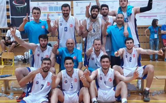 tr724com's tweet photo. Fatih Üniversitesi Avrupa şampiyonu oldu

http://t.co/x2dpItqqRK http://t.co/Cn7UiYCzDB