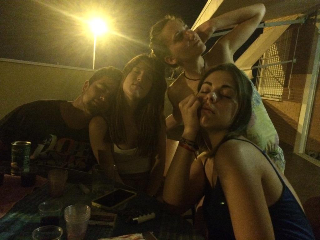 andreagraw's tweet photo. De relax. @carmenbs96 @Sergiorh94 @Albbbams http://t.co/ez5kMXzuJS
