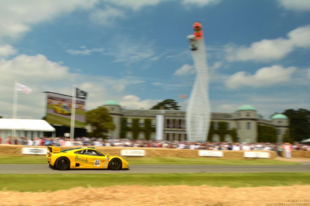 _rdhj's tweet photo. F1 GTR at @fosgoodwood http://t.co/dgDAQv2waE