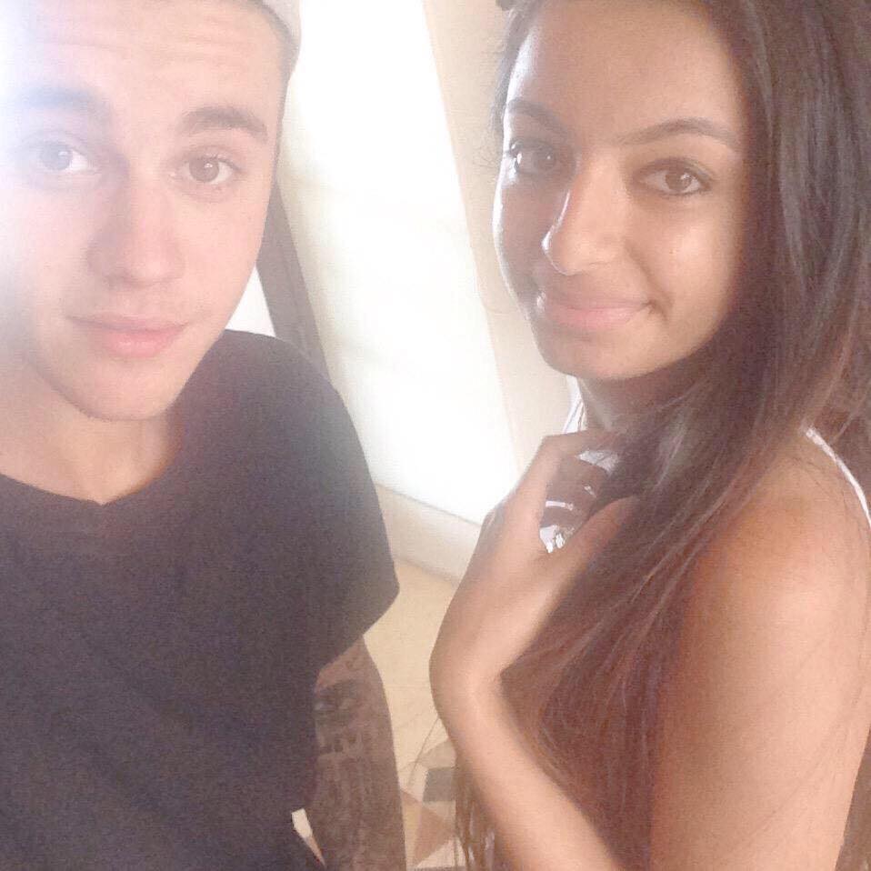 senembaci's tweet photo. #BeliebersAreReadyForRecord @justinbieber http://t.co/HbnCuyBPmK
