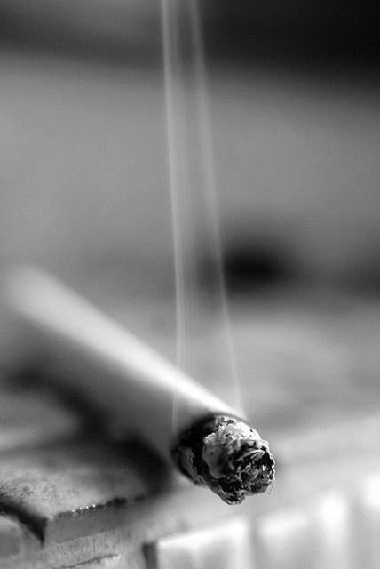 Ölme isteğim yok..! Tıpkı  yaşama isteğim olmadığı gibi.."