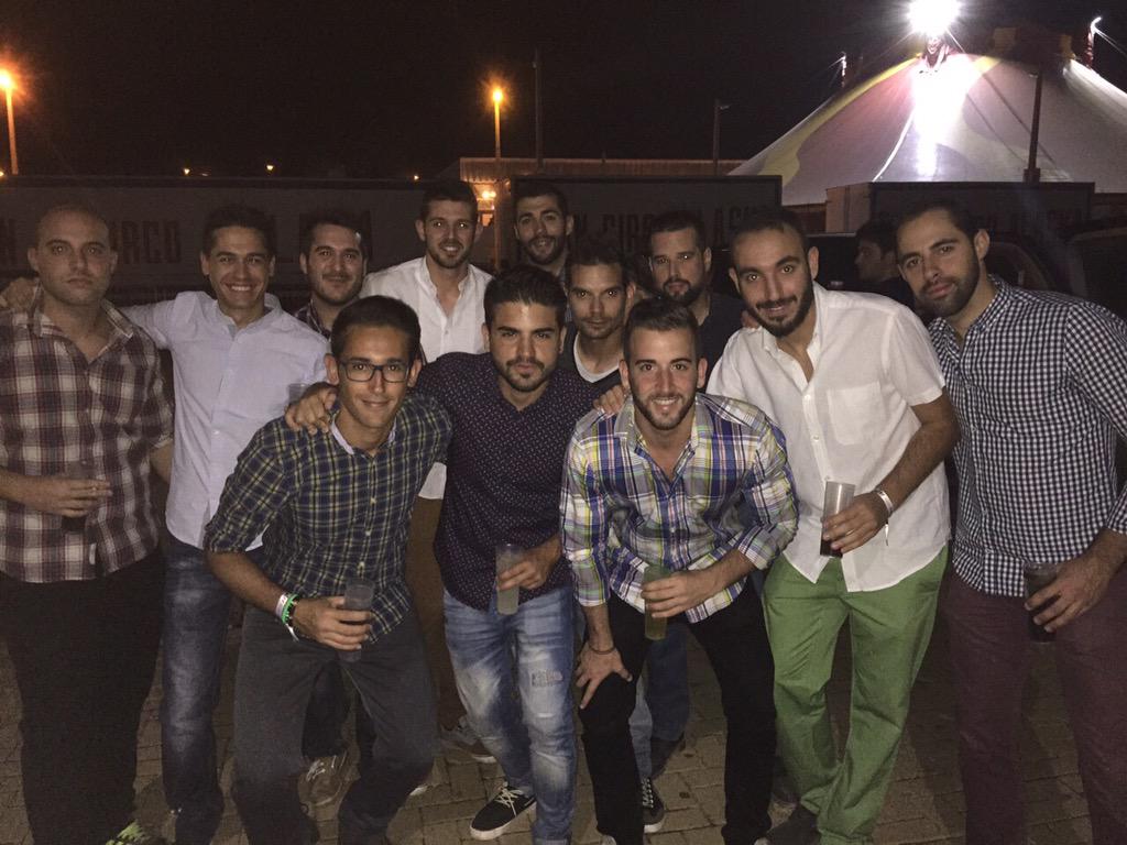 LosTaifas's tweet photo. Los Taifas en el último día de feria!!! http://t.co/ZcYqtvNOIv