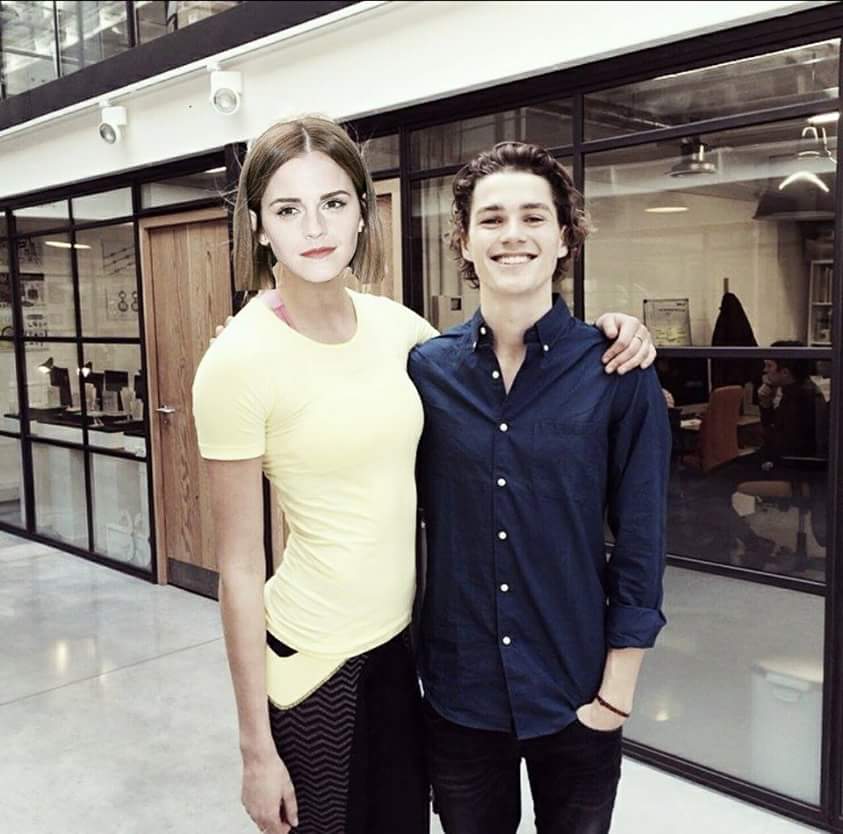 Emma yarimi özledim.

Not: Kesinlikle shop değil.